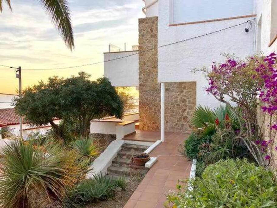 Amplio Apartamento Con Jardin En Almadrava 罗萨斯 外观 照片