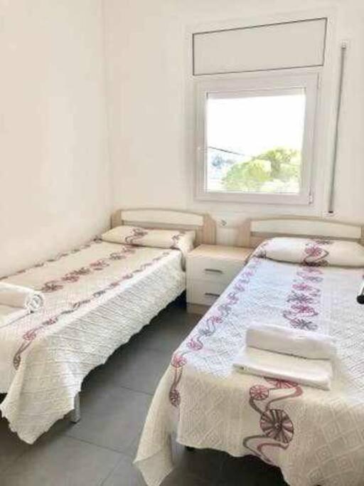Amplio Apartamento Con Jardin En Almadrava 罗萨斯 外观 照片